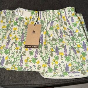 Nike ACG Floral Women's Cargo Shorts